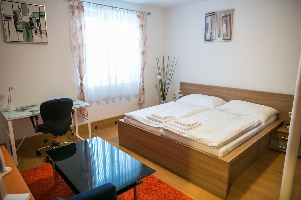 Penzion Rose Břeclav Kültér fotó